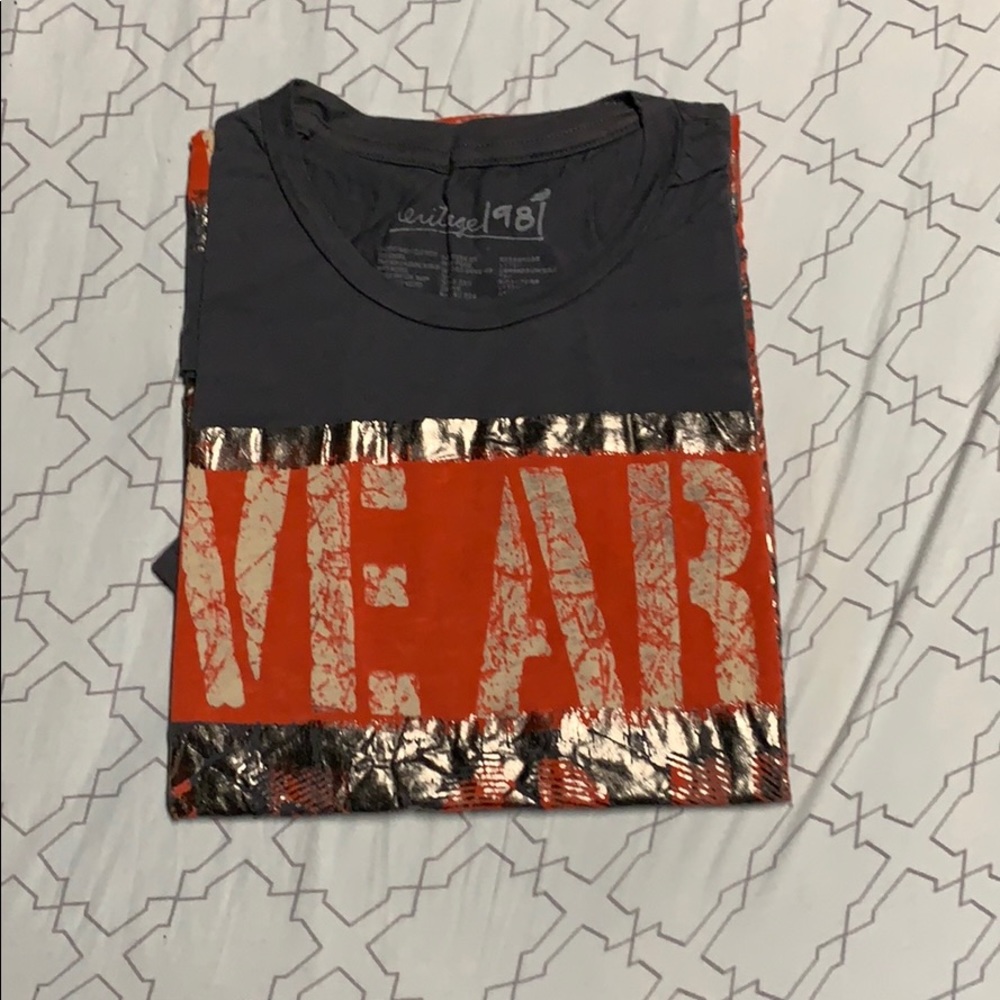 Graphic tee shirt